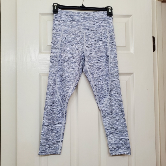 ZYIA Level 2 in 1 Light n Tight Hi-rise Capri - Picture 3 of 7